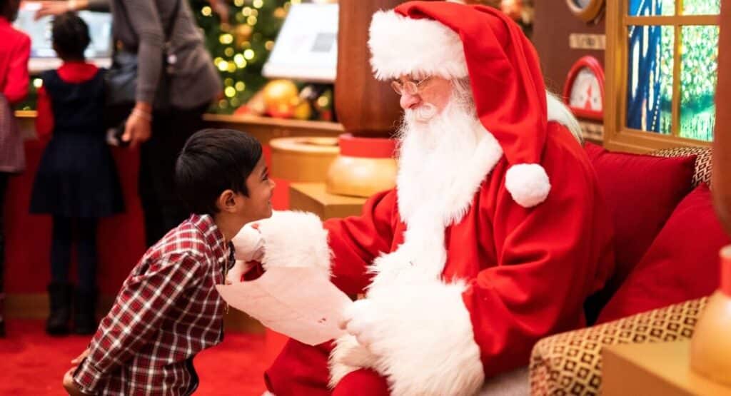 Take photo with santa in gulf shores